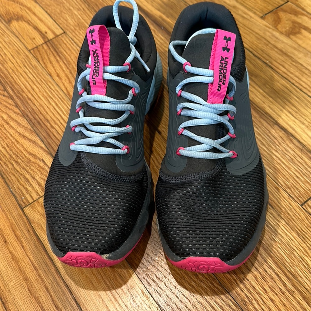 UA Women’s Sneakers